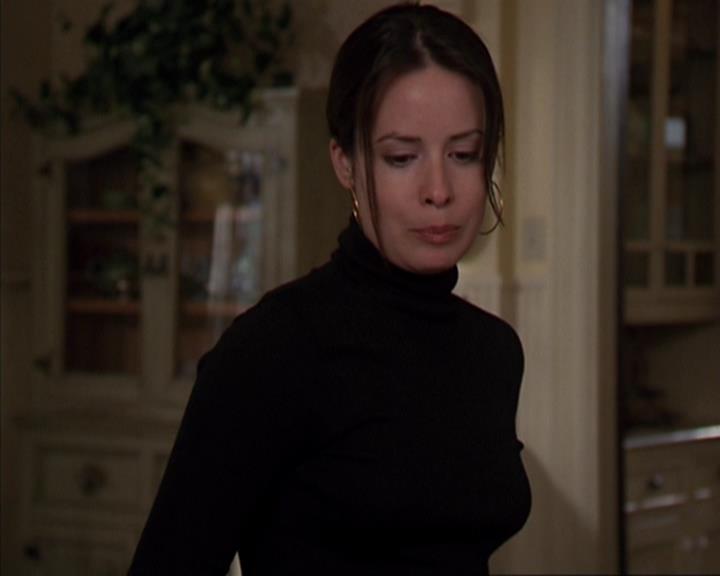 Charmed-Online-dot-419BiteMe0539.jpg