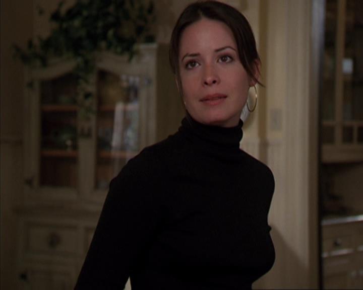 Charmed-Online-dot-419BiteMe0543.jpg