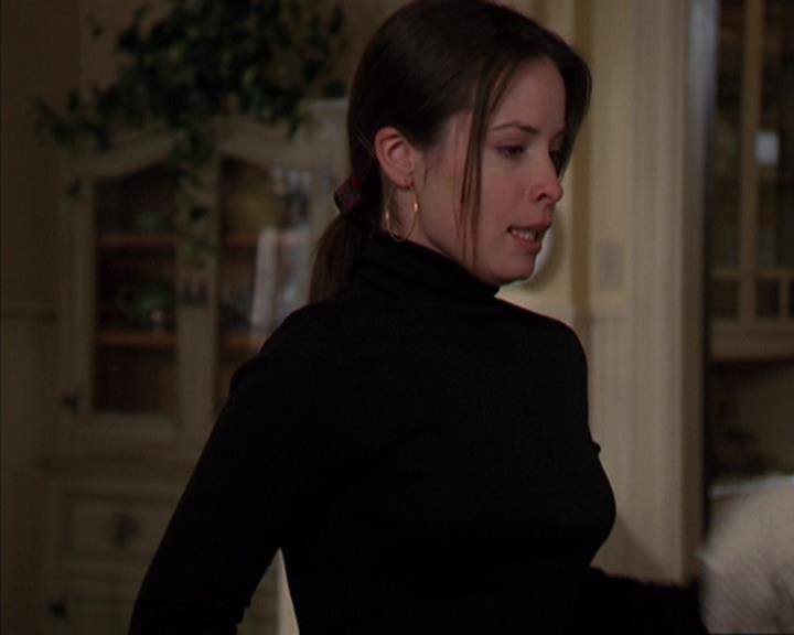 Charmed-Online-dot-419BiteMe0548.jpg