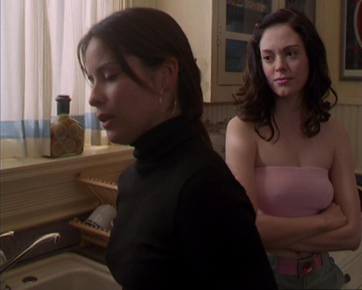 Charmed-Online-dot-419BiteMe0563.jpg