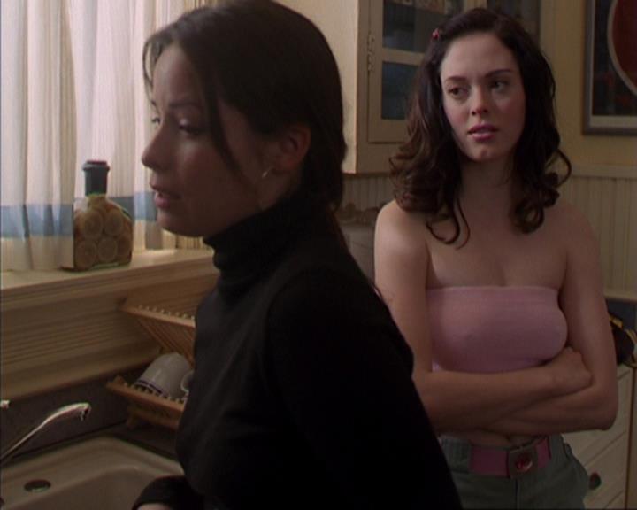 Charmed-Online-dot-419BiteMe0569.jpg