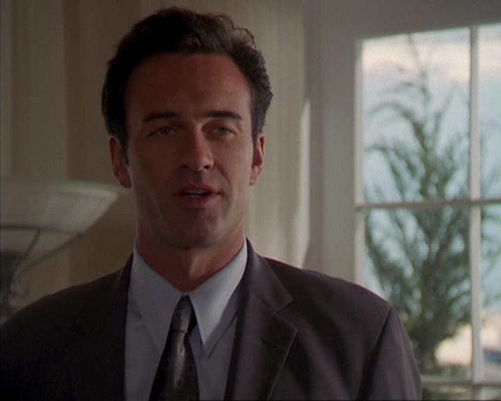 Charmed-Online-dot-419BiteMe0600.jpg