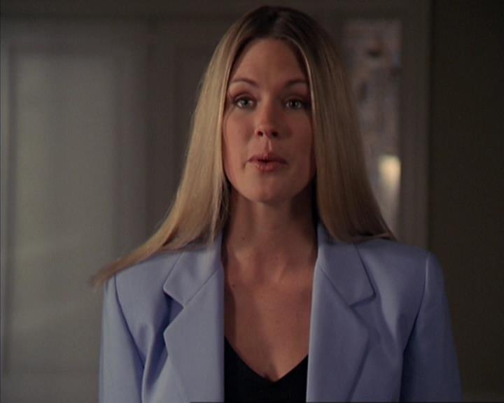 Charmed-Online-dot-419BiteMe0604.jpg