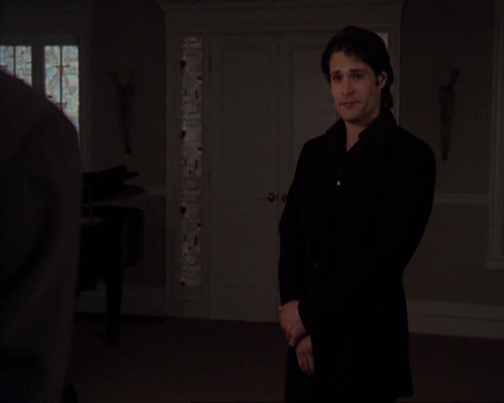 Charmed-Online-dot-419BiteMe0621.jpg