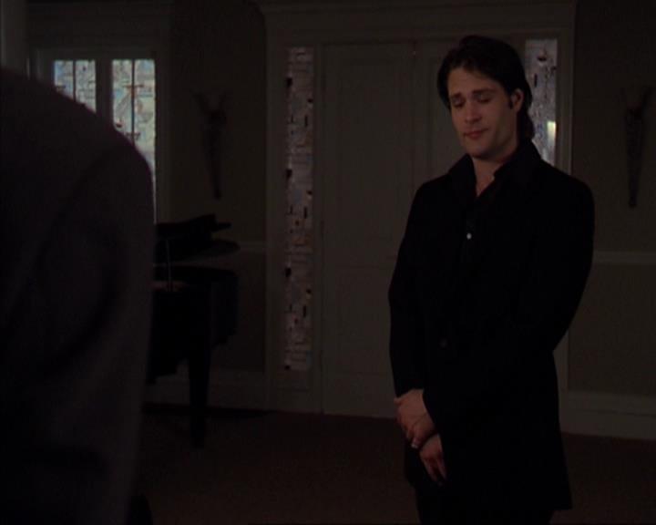 Charmed-Online-dot-419BiteMe0623.jpg