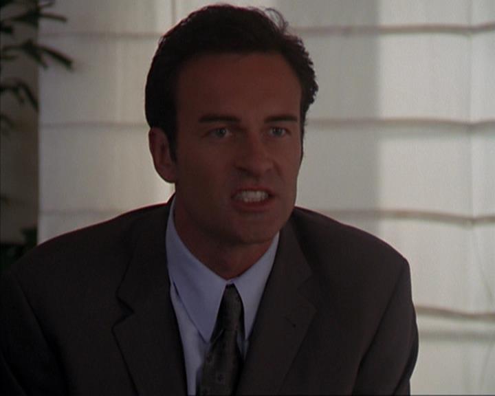 Charmed-Online-dot-419BiteMe0706.jpg