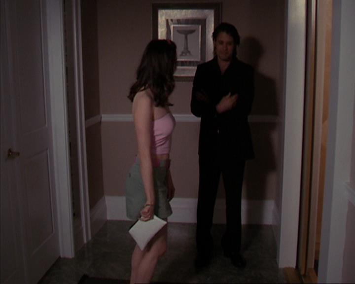 Charmed-Online-dot-419BiteMe0712.jpg
