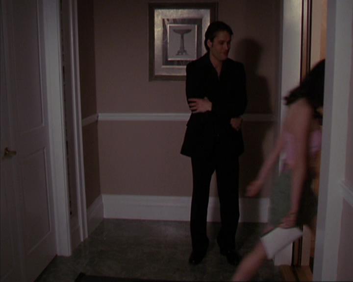 Charmed-Online-dot-419BiteMe0713.jpg