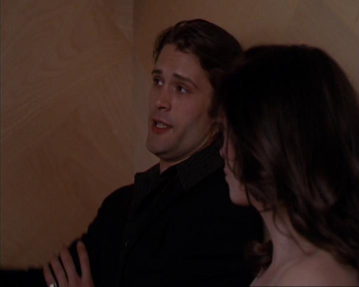 Charmed-Online-dot-419BiteMe0725.jpg