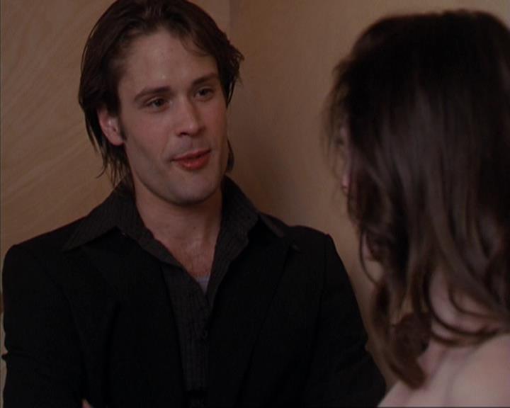 Charmed-Online-dot-419BiteMe0786.jpg