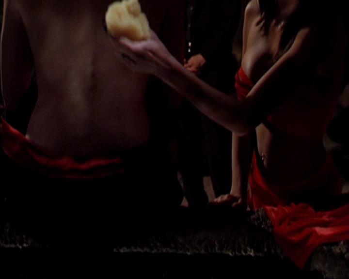 Charmed-Online-dot-419BiteMe0800.jpg