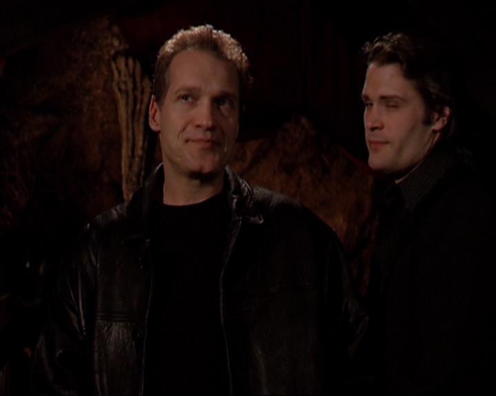 Charmed-Online-dot-419BiteMe0830.jpg