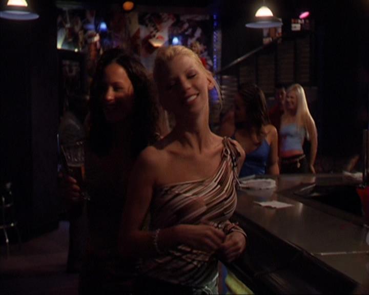 Charmed-Online-dot-419BiteMe0844.jpg