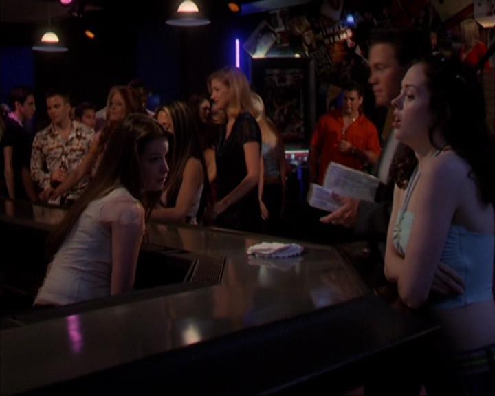 Charmed-Online-dot-419BiteMe0865.jpg
