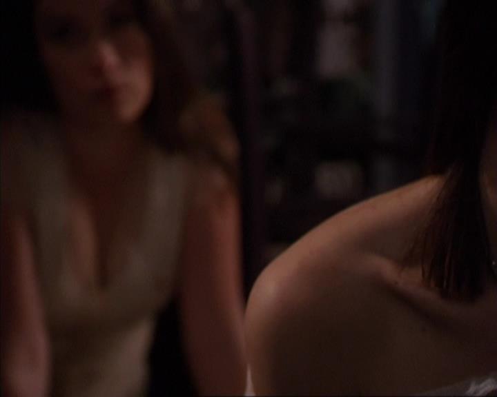 Charmed-Online-dot-419BiteMe0912.jpg