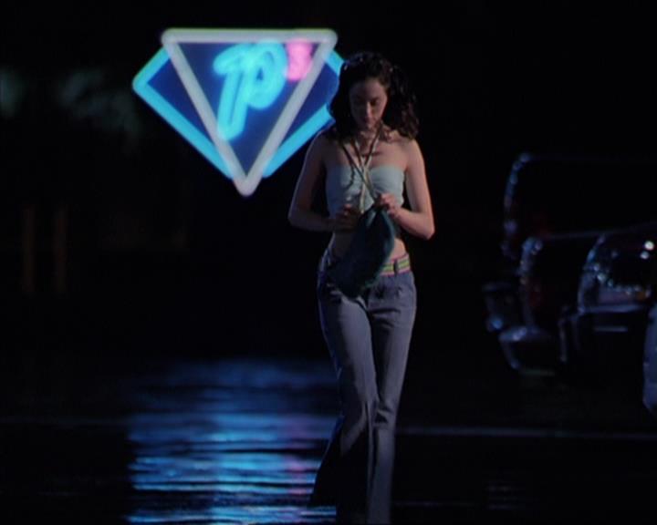 Charmed-Online-dot-419BiteMe0972.jpg