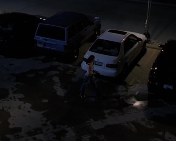 Charmed-Online-dot-419BiteMe0980.jpg