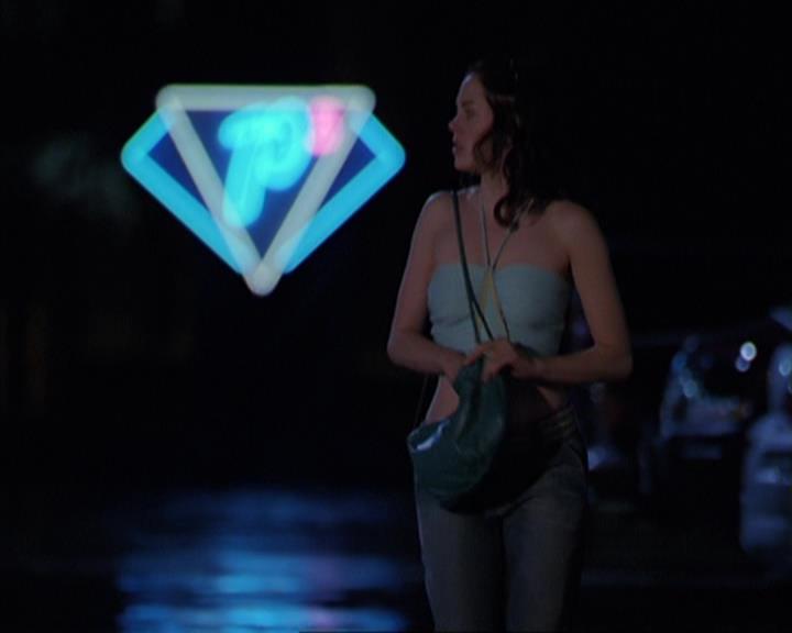 Charmed-Online-dot-419BiteMe0982.jpg