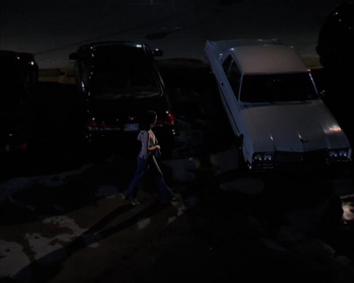 Charmed-Online-dot-419BiteMe0984.jpg