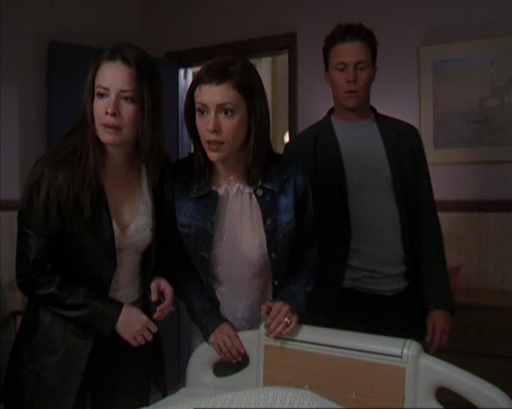Charmed-Online-dot-419BiteMe1028.jpg