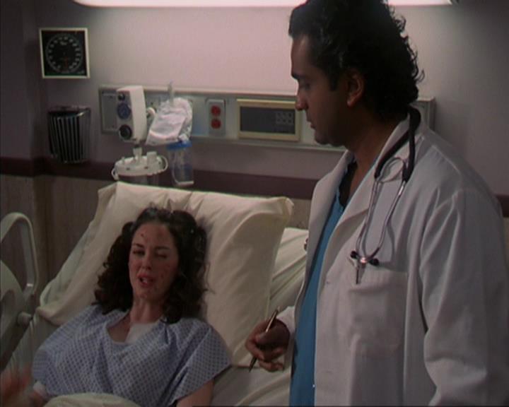 Charmed-Online-dot-419BiteMe1030.jpg