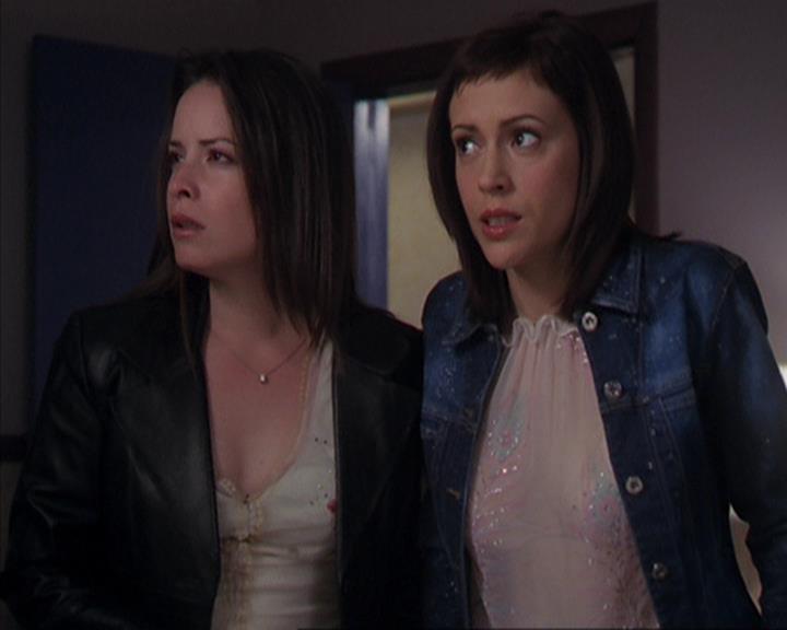 Charmed-Online-dot-419BiteMe1032.jpg
