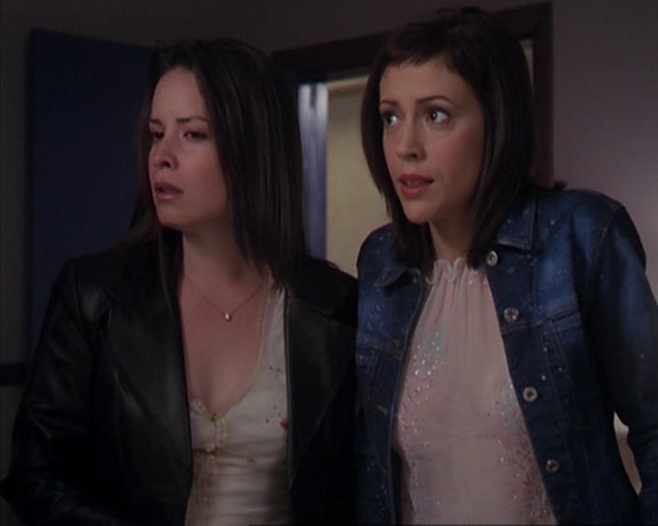 Charmed-Online-dot-419BiteMe1033.jpg
