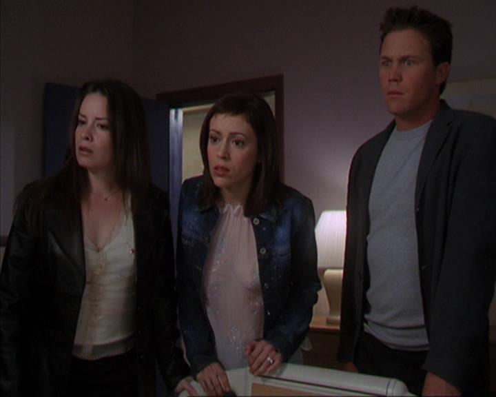 Charmed-Online-dot-419BiteMe1036.jpg