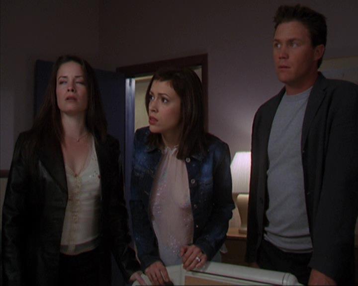 Charmed-Online-dot-419BiteMe1038.jpg