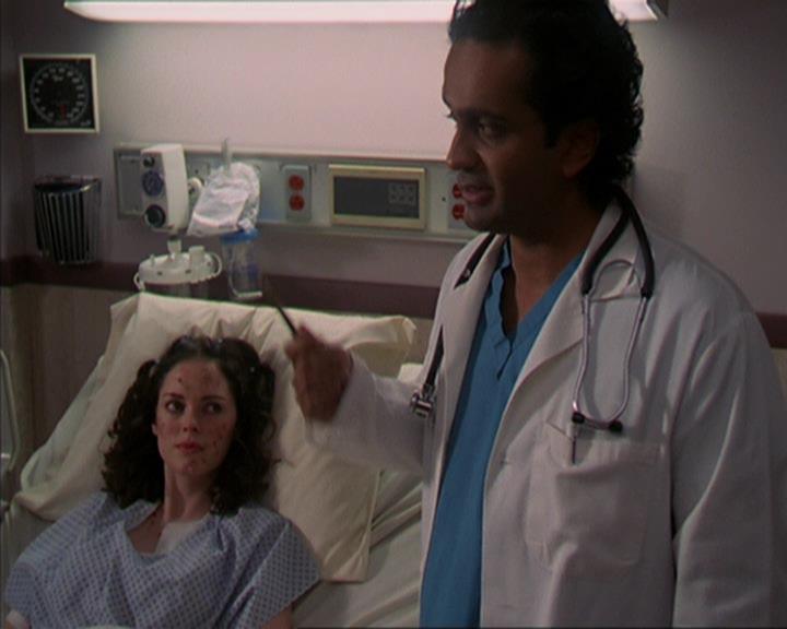 Charmed-Online-dot-419BiteMe1050.jpg