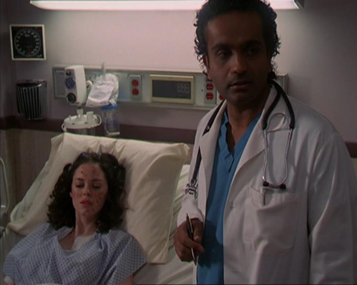 Charmed-Online-dot-419BiteMe1052.jpg
