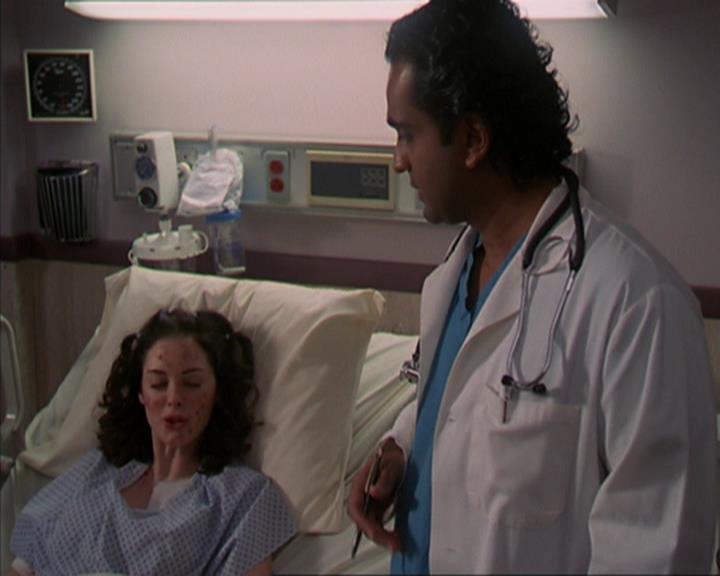Charmed-Online-dot-419BiteMe1054.jpg