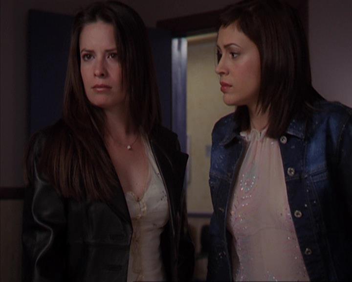 Charmed-Online-dot-419BiteMe1068.jpg
