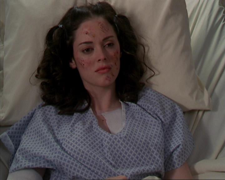 Charmed-Online-dot-419BiteMe1078.jpg