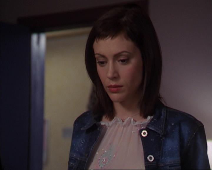 Charmed-Online-dot-419BiteMe1099.jpg