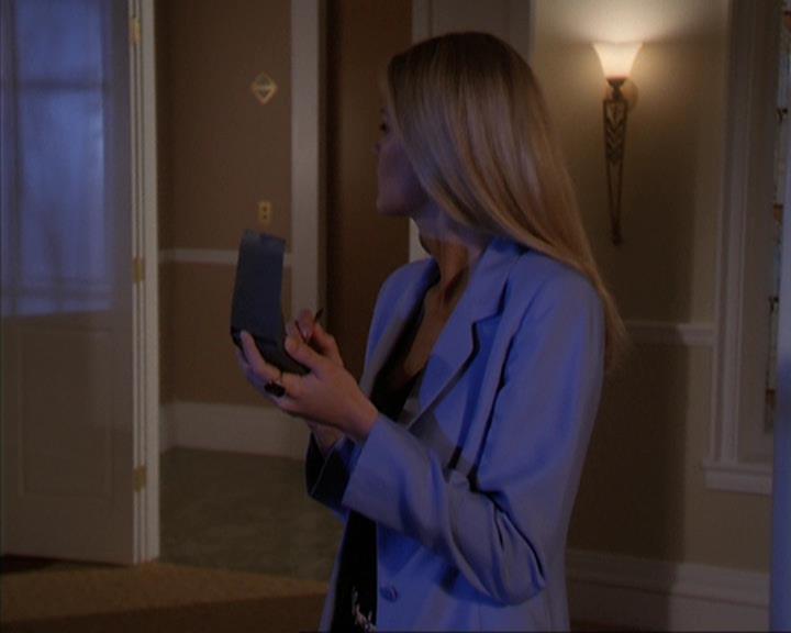 Charmed-Online-dot-419BiteMe1118.jpg