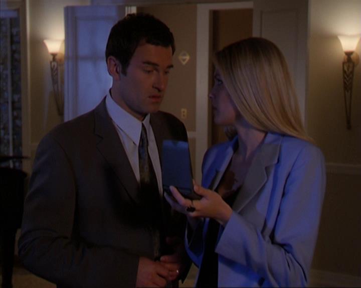 Charmed-Online-dot-419BiteMe1129.jpg