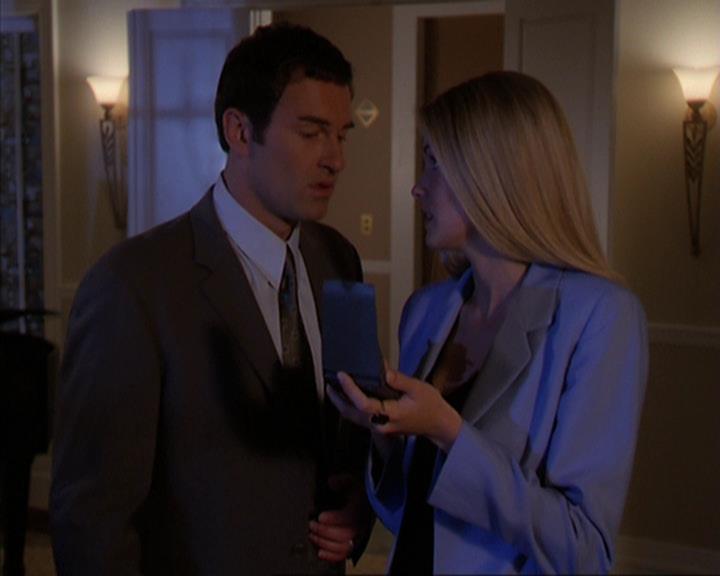 Charmed-Online-dot-419BiteMe1130.jpg