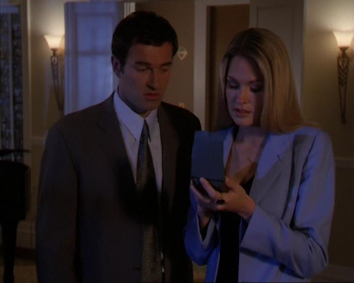 Charmed-Online-dot-419BiteMe1133.jpg