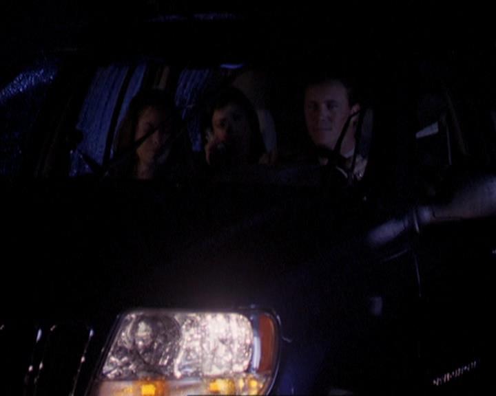Charmed-Online-dot-419BiteMe1141.jpg
