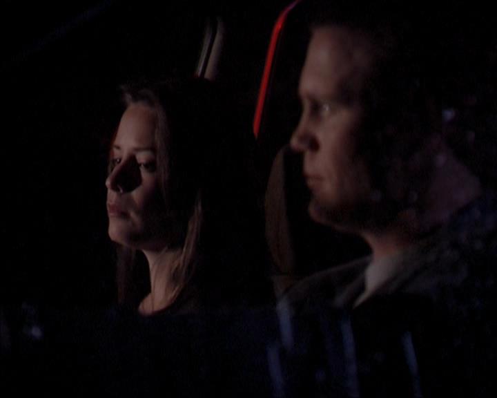 Charmed-Online-dot-419BiteMe1171.jpg