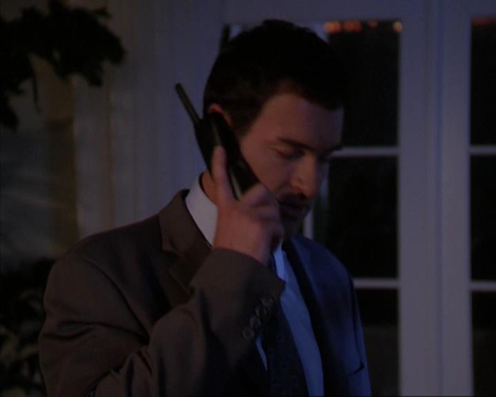 Charmed-Online-dot-419BiteMe1191.jpg