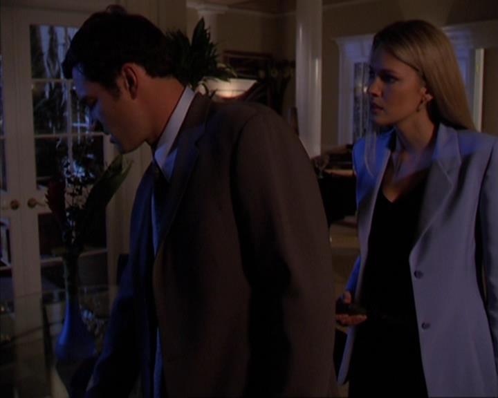 Charmed-Online-dot-419BiteMe1196.jpg