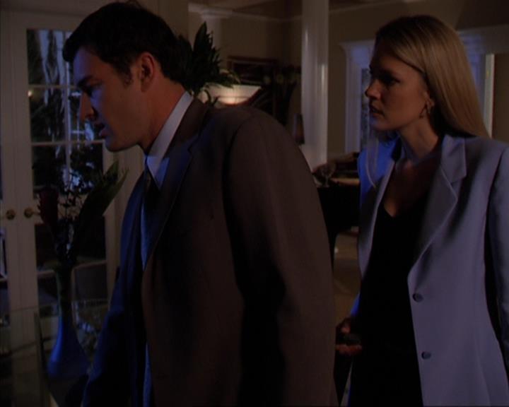 Charmed-Online-dot-419BiteMe1197.jpg