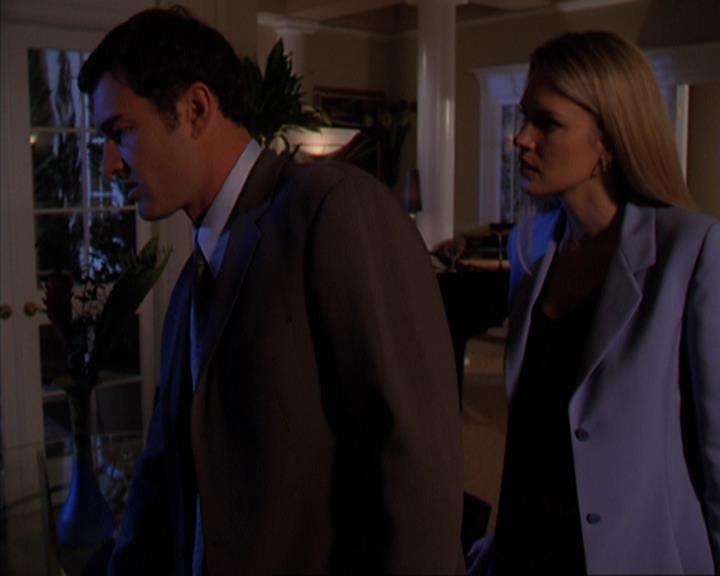 Charmed-Online-dot-419BiteMe1198.jpg