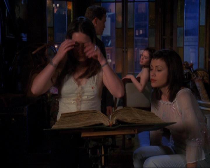 Charmed-Online-dot-419BiteMe1233.jpg