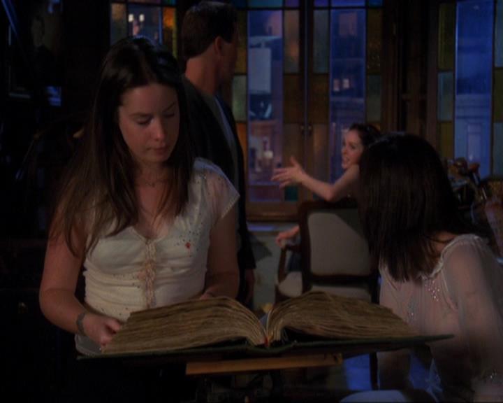 Charmed-Online-dot-419BiteMe1236.jpg