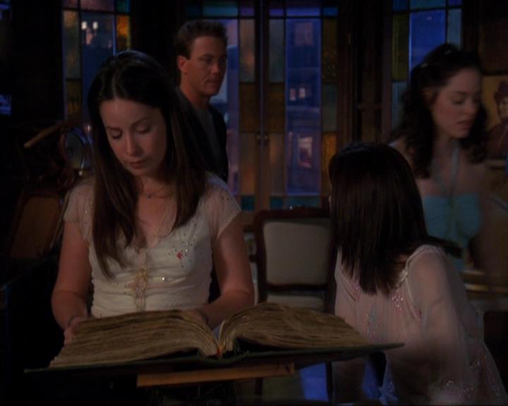 Charmed-Online-dot-419BiteMe1244.jpg