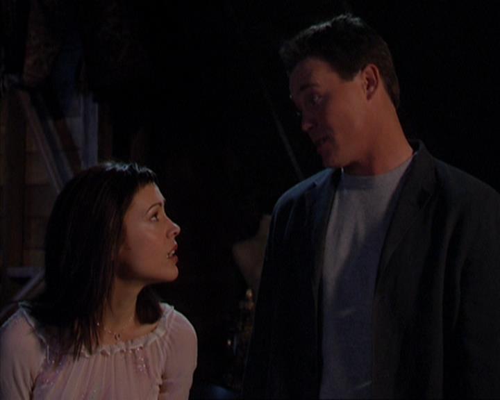 Charmed-Online-dot-419BiteMe1255.jpg