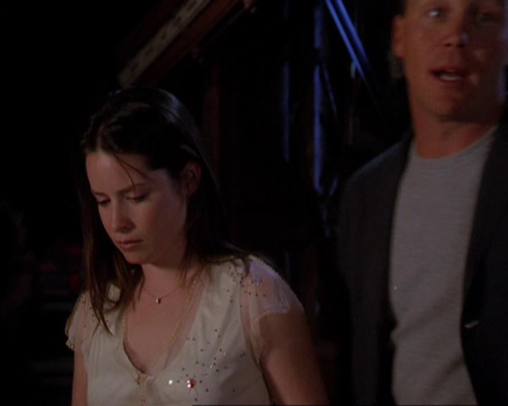 Charmed-Online-dot-419BiteMe1287.jpg